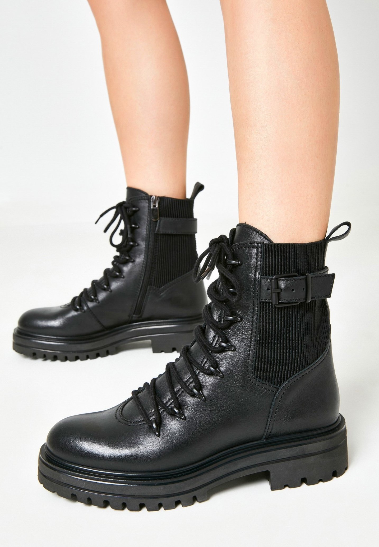 Inuovo Enkellaarsjes met plateauzool - blackblk/Zwart - Zalando.nl