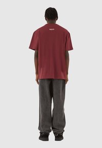 MJ Gonzales JESUS X HEAVY - T-shirts print - cherry
