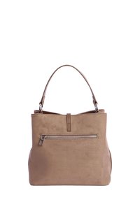 Bolso tote de ante color canela con un bolsillo trasero con cremallera, un solo asa y una forma rectangular estructurada. Textura suave con detalles mínimos.