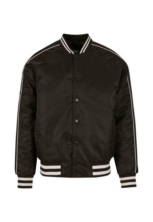 Czarna kurtka bomberka z białymi paskami na rękawach i kołnierzu, zapinana na napy, z prążkowanym dołem i mankietami. Gładka tekstura materiału.