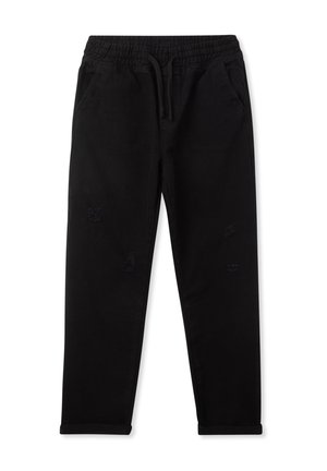 - Spodnie treningowe