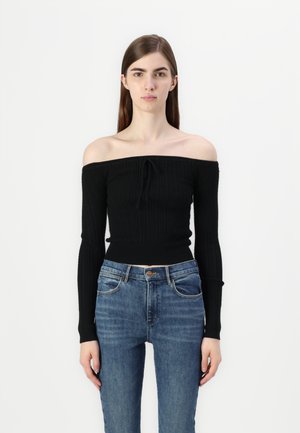 Off-the-Shoulder Cable-Knit Sweater - Strikkegenser - black