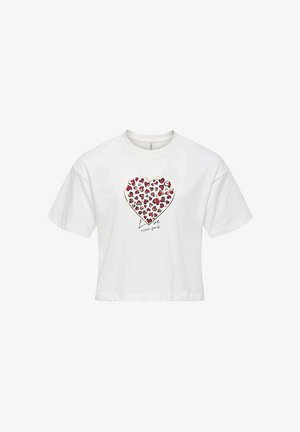 T-shirt blanc court avec un motif de cœur composé de cœurs rouges et noirs. Texte « L'amour ne faillit jamais » imprimé sous le cœur à l'avant.