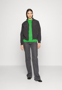 pure cashmere MOCKNECK - Camisola - green