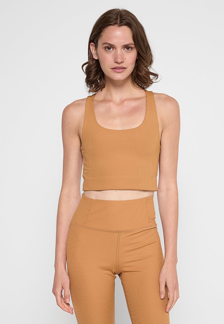 Girlfriend Collective Top okergeel