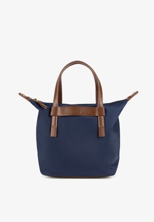 Granatowa torba typu tote wykonana z tkaniny z brązowymi skórzanymi akcentami, wyposażona w podwójne uchwyty, zapięcie na suwak oraz wytłaczane logo.