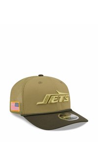 Olivgrüne Baseballmütze mit gesticktem "JETS"-Logo in hellerem Grün, dunkelgrünem Schirm, Netzseitenteilen und kleinem amerikanischen Flaggenpatch.