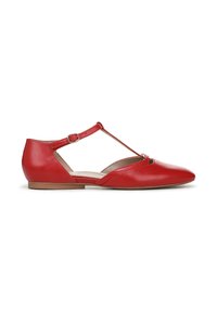 Chaussure plate en cuir rouge avec un design à bride T, bout pointu et petit talon. Dispose d'une fermeture à boucle et de côtés découpés pour une meilleure aération.