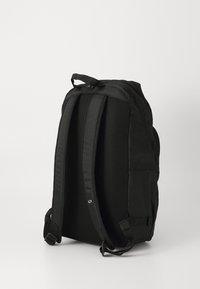 Oakley ESSENTIAL DAY PACK UNISEX - Sac à dos - blackout
