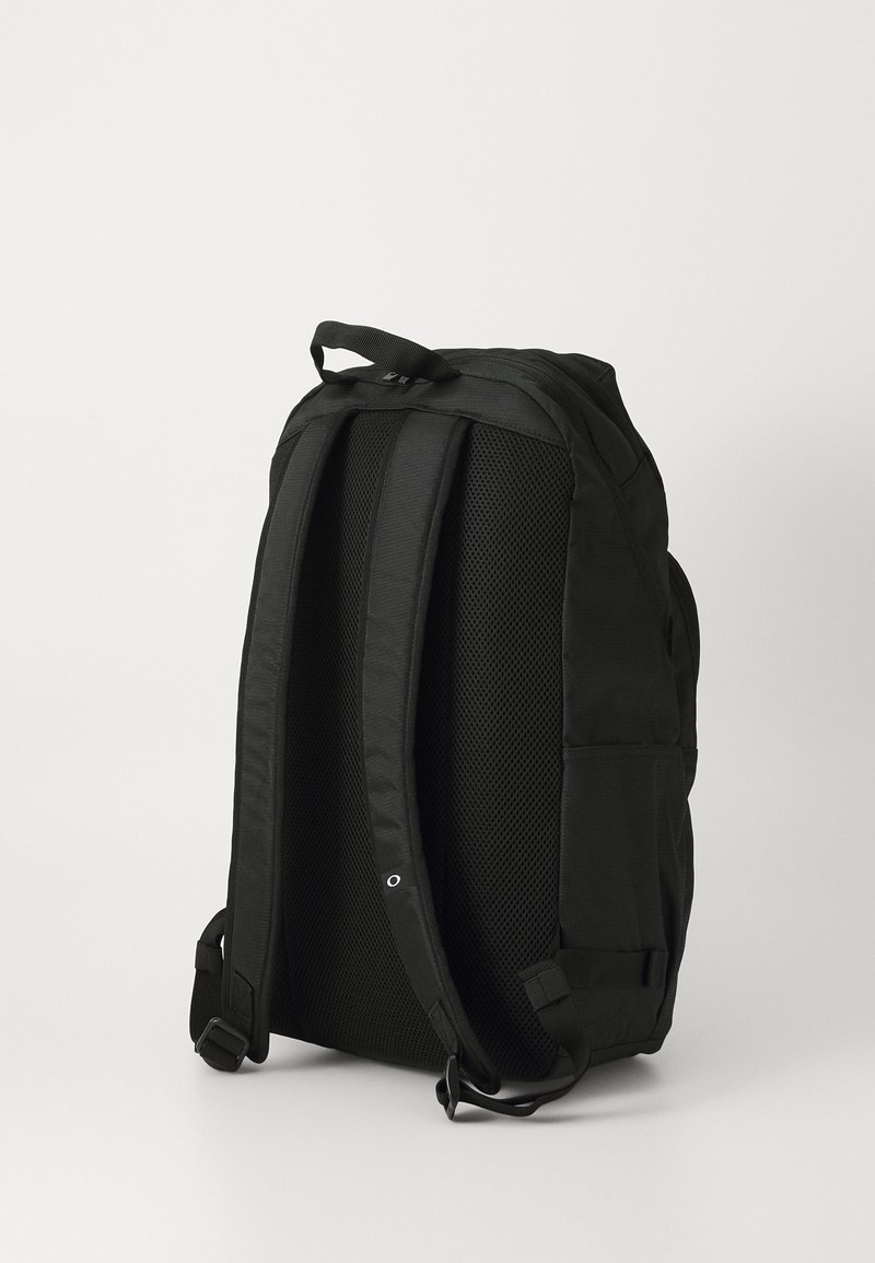 Oakley ESSENTIAL DAY PACK UNISEX - Zaino - blackout