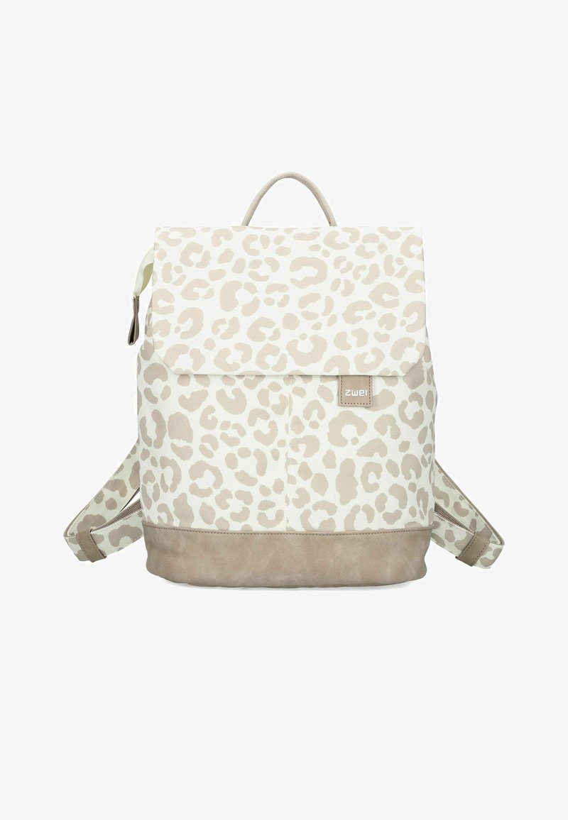 Sac à dos avec imprimé léopard beige et blanc, fermeture à rabat, poignée supérieure, bretelles réglables et panneau de base marron clair.