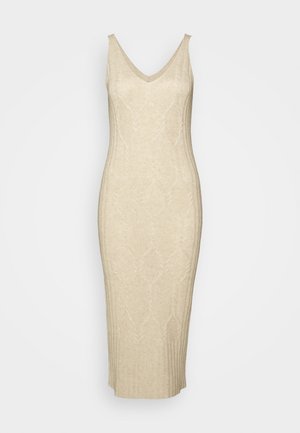 Strick-Midikleid in Beige mit V-Ausschnitt, Slim Fit, strukturiertem Muster und gerippten Details an den Seiten. Glatter, dehnbarer Stoff.
