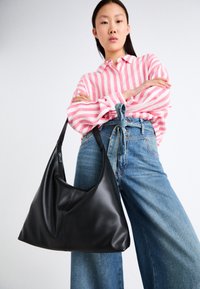 HOBO SHOPPER - Velika torba - black