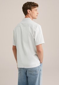 WE Fashion THE LINEN - Camisa - ecru