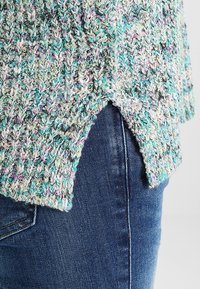 Object Pullover - light green