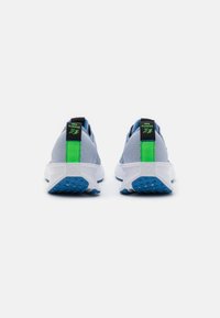 Nike Performance INTERACT RUN - Trail running shoes - ashen slate/black/football grey/star blue/green strike/white