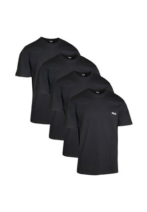 Fire sorte FILA brand crew neck kortærmede t-shirts arrangeret i en forskudt række på hvid baggrund.
