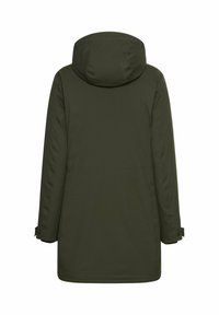 Olivgrüner Parka mit Kapuze, langen Ärmeln und geradem Schnitt. Glatte Textur, minimale Nähte und Knopfakzente an den Bündchen.