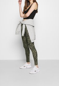 ONLY Leggings - Byxor - green