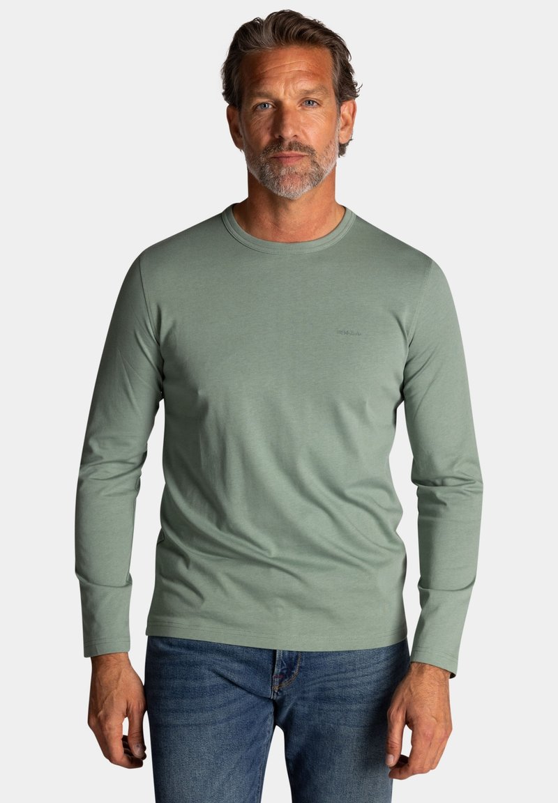 Lange mouw crew neck shirt van zacht, gedempt groen katoen. Heeft een slim fit ontwerp, met eenvoudige stiksels en een subtiel logo op de borst.