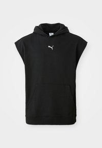 Zwart mouwloos hoodie met een voorzak in kangoeroestijl en een wit Puma-logo gecentreerd onder de capuchon.