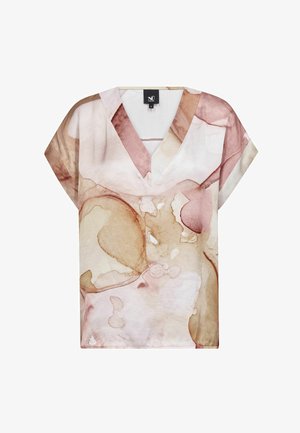 Bluza s kratkim rukavima i V-izrezom, ležernog kroja s apstraktnim akvarelnim uzorkom u nježnim nijansama ružičaste, bež i smeđe.
