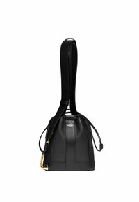 Sac seau en cuir noir avec une base large, une bandoulière ajustable et des accents en métal doré. Présente une finition texturée et un design minimaliste.