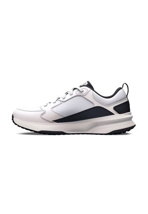 Sneaker basse bianche e nere con chiusura frontale a lacci, pannelli in mesh traspirante, suola ammortizzata e linguetta sul tallone.