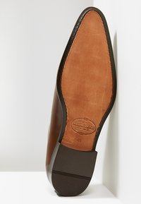 Brett & Sons Derbies & Richelieus - cognac