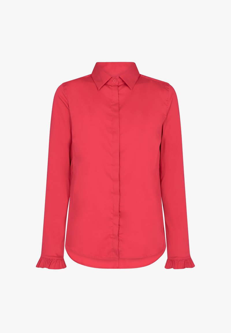 Chemise rouge à manches longues en tissu lisse. Dotée d'un col classique, d'une patte de boutonnage devant et de poignets à volants. Ourlet droit.