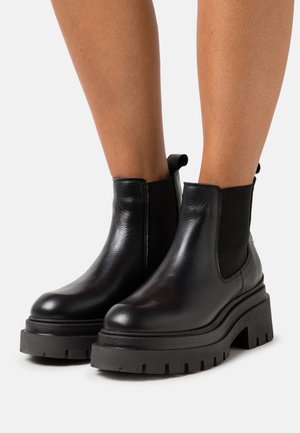 Tamaris Platform ankle boots - black