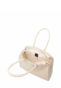 Beige tote bag met een gladde lederen textuur, twee lange handvatten en een rits interieur. Bevat een centraal compartiment en een klein label.