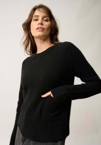 Unausgewählt, black