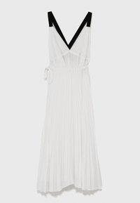 Επιλέχθηκε, offwhite