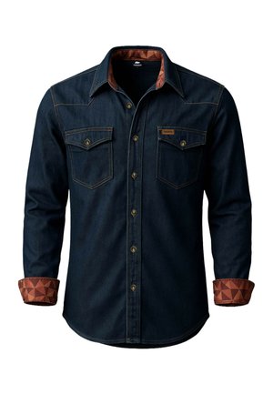 Donkerblauwe denim overhemden met twee borstzakken, gouden knopen en contrasterende geometrische patronen op de binnenmanchetten. Klassieke kraag en een getailleerde pasvorm.