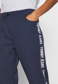 Tommy Jeans Jogginghose - dark blue