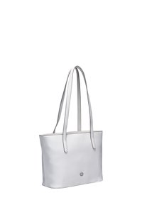 Hvid læder tote taske med to lange stropper, rektangulær form, pebble tekstur og et lille metal logo-accents på forsiden.
