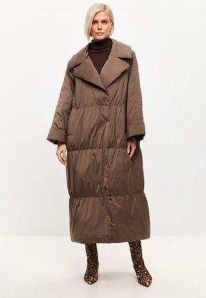 QUILTED  WITH TIE  - Dunfrakker - brown