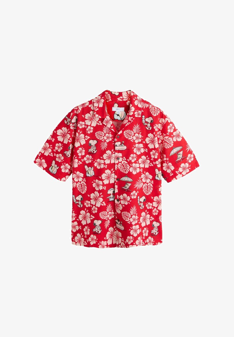 Punainen lyhythihainen Havaijin paita, jossa valkoisia hibiskuskukkia ja Snoopy-hahmoja eri asennoissa, etunapitus ja leirikaulus.