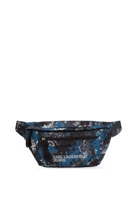 Gürteltasche im blau-schwarzen und weißen Camouflage-Muster mit Reißverschluss, verstellbarem Tragegurt und "KARL LAGERFELD JEANS"-Logo.