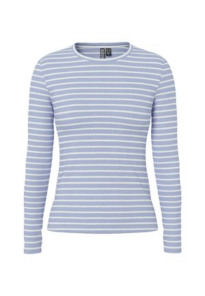 Ljusblå långärmad skjorta med horisontella vita ränder, ribbad struktur och rundad halsringning. Inga synliga knäppningar eller utsmyckningar.