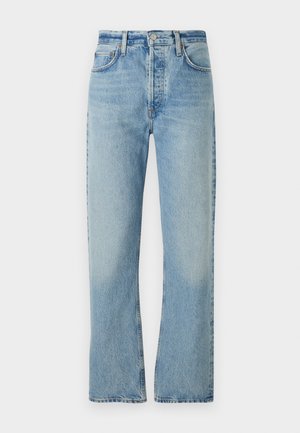 Jeans azzurri chiari in denim con design a gamba dritta, vita alta, passanti per cintura e stile classico a cinque tasche. Leggera scoloritura sul tessuto.