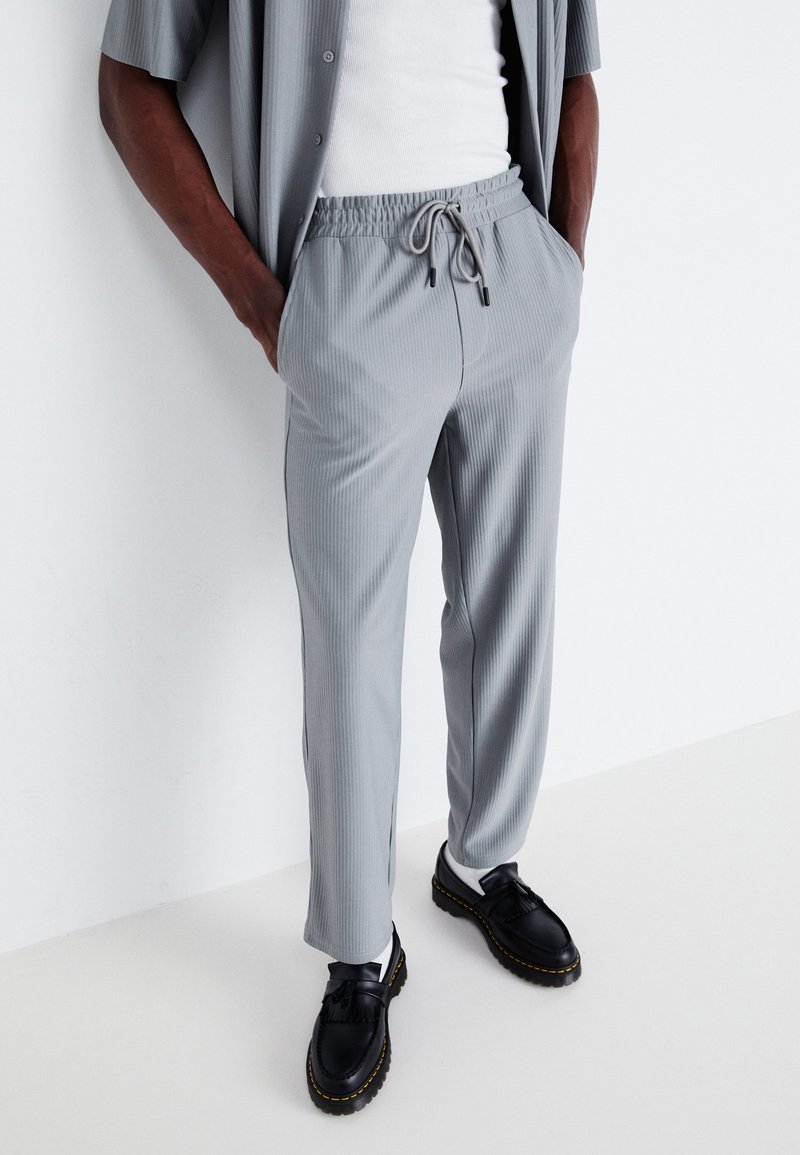 Only & Sons - ONSSINUS LOOSE PLISSEE PANT - Kelnės - limestone, Padidinti