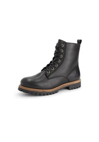 Zwarte leren enkelboot met een ronde neus, vetersluiting aan de voorkant, metalen oogjes, een gestructureerde zool en een contrasterend bruine zool detail.