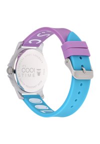 Farbenfrohe Uhr mit einem lila und blauen Silikonarmband. Verfügt über ein Gehäuse aus Edelstahl, ein wasserfestes Design und eine runde Form.