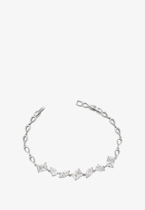 Bracciale d'argento con gemme chiare a taglio misto, caratterizzato da link a forma di goccia e quadrata su uno sfondo bianco uniforme.