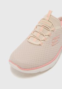 Skechers SUMMITS - Trainers - taupe/coral