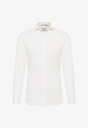 Witte blouse met lange mouwen, een puntige kraag, knoopsluiting aan de voorkant en een gladde textuur. Eenvoudig en klassiek ontwerp, geschikt voor verschillende gelegenheden.