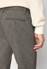 Only & Sons Kalhoty - dark brown