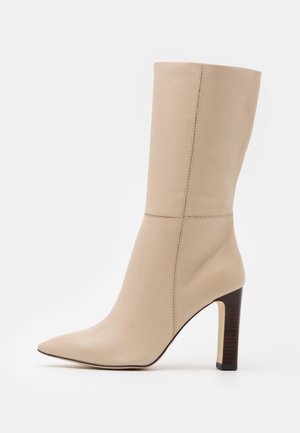 Bottes à talons hauts - off-white